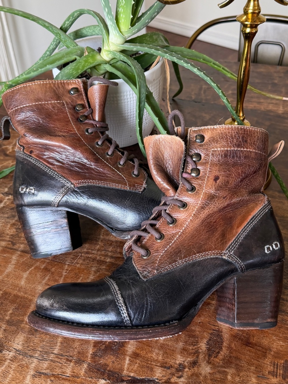 Bed Stu Judgement Two-Tone Brown/Black Leather Lace-Up Heeled Boots 9